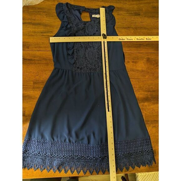Jolt Navy Blue Sleeveless Lace Dress with Button Closure on Back Women's Size Me - Picture 10 of 10